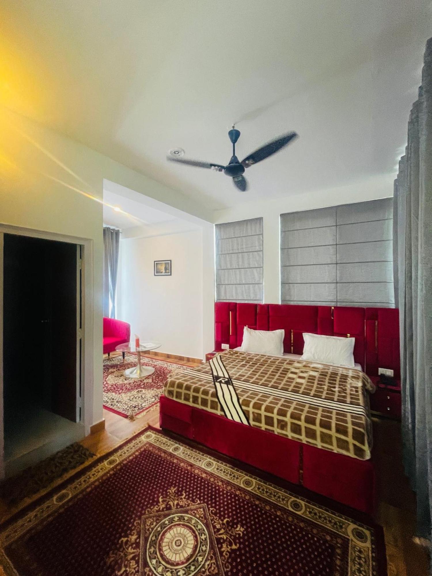 Collection O The Maan Resort Rāmgarh Esterno foto